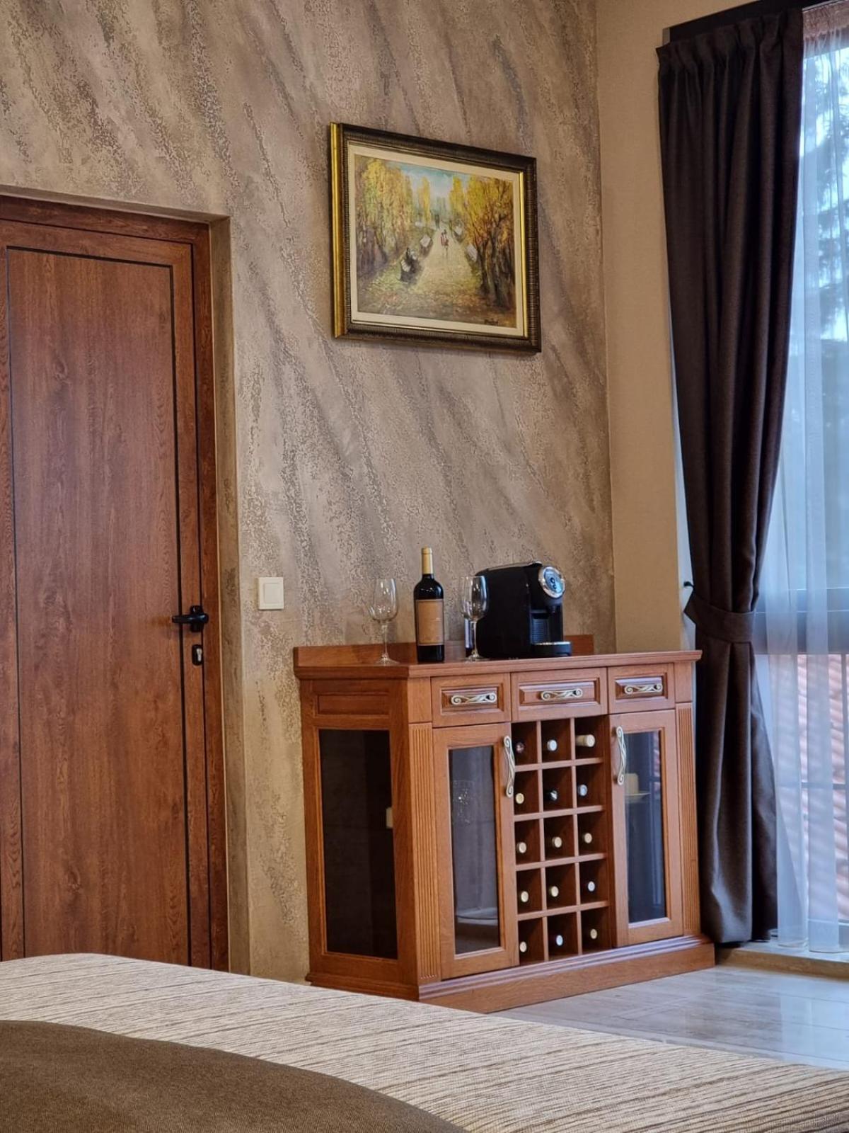 Семеен Хотел Чардаците Lovech Exterior foto